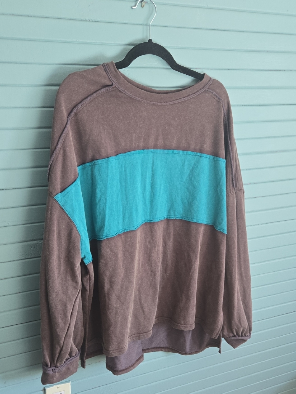 SHEIN Dark Brown Crewneck Sweatshirt with Teal Accent